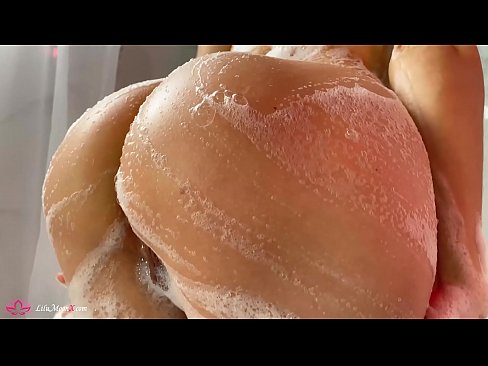 ❤️ Brunette شاور میں شدید orgasm کے لئے وائبریٹر کے ساتھ بلی میں مشت زنی کرتی ہے۔ ❤️❌ مقعد فحش  ❌️❤